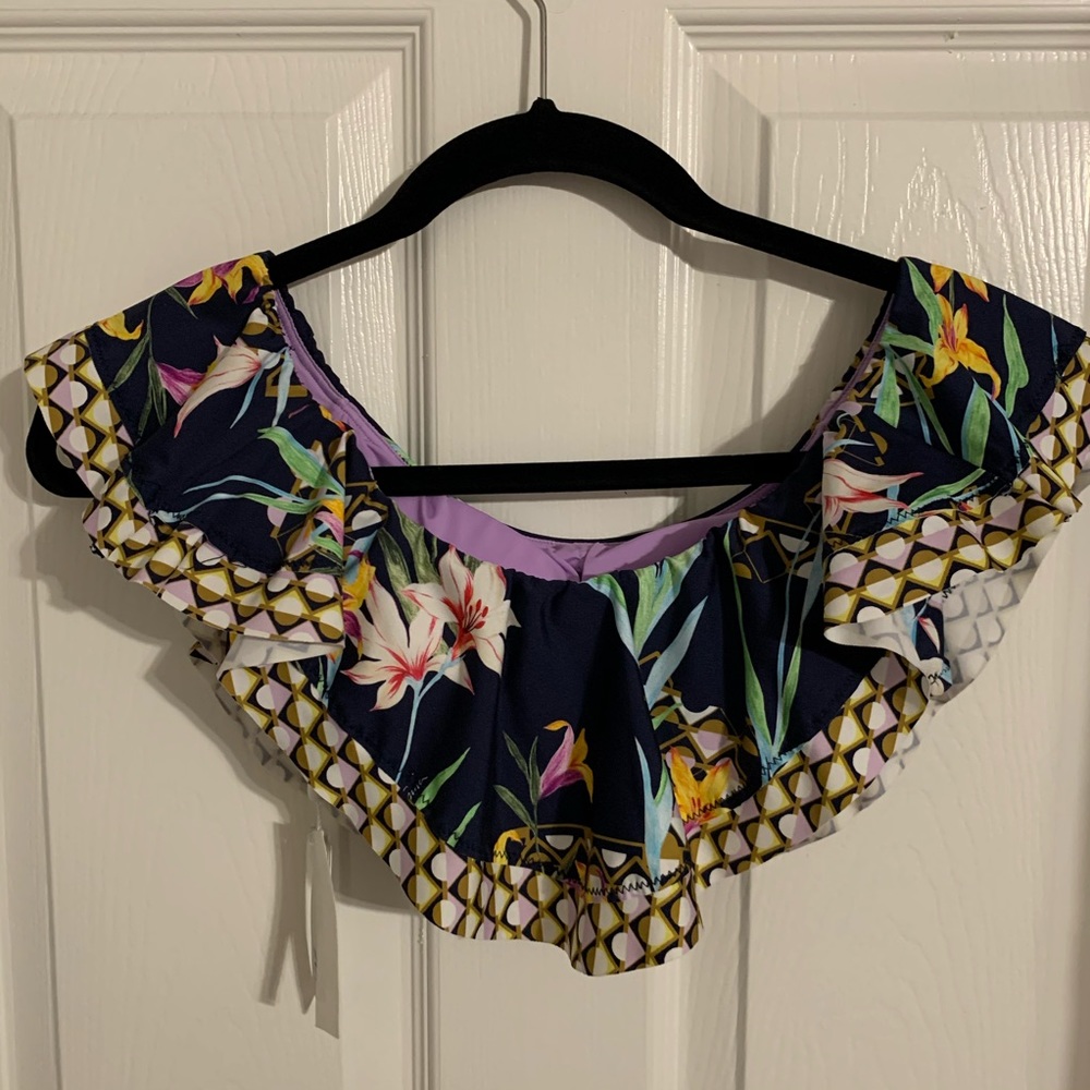 🔥⬇️ SALE NWT Trina Turk Top Fiji Floral Off-the-Shoulder - Picture 9 of 9